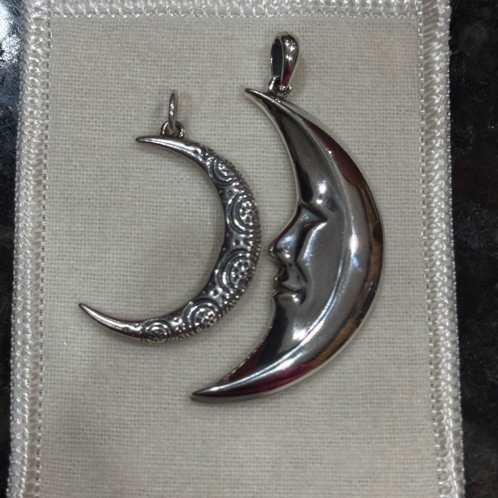 James Avery moon